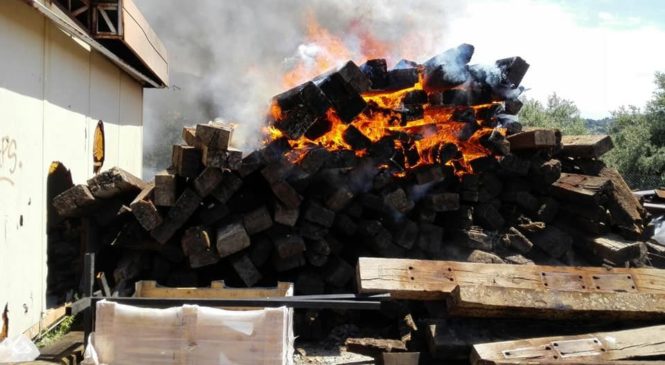BROLO – INCENDIO NELL’ AREA FERROVIARIA