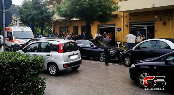 BROLO – COLTO DA IMPULSO AGGRESSIVO FA IRRUZIONE IN UN SALONE DA BARBA.