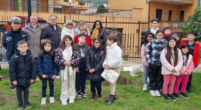 BROLO – PIANTATO UN ALBERO DI MELOGRANO IN OCCASIONE DELLA GIORNATA MONDIALE CONTRO IL CANCRO INFANTILE