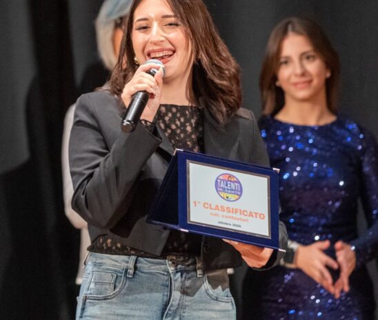 ​Trionfo al concorso nazionale “Talenti in canto”: la brolese Swami Forzano vince la categoria Cantautori